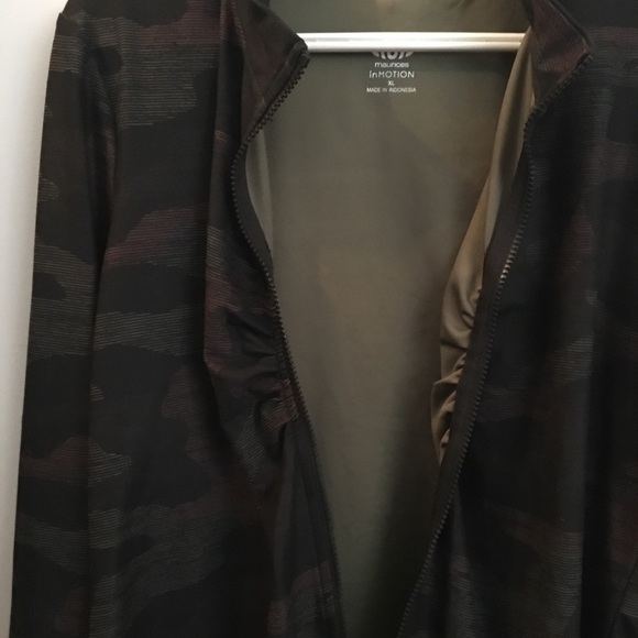 Exercise Camo Top - Picture 3 of 3